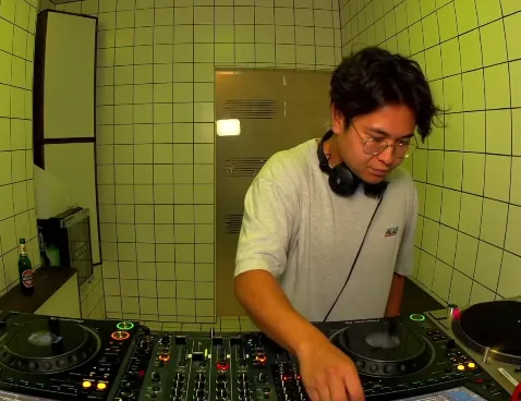 DJ SET: ADRIEN CALVET - E DARTA