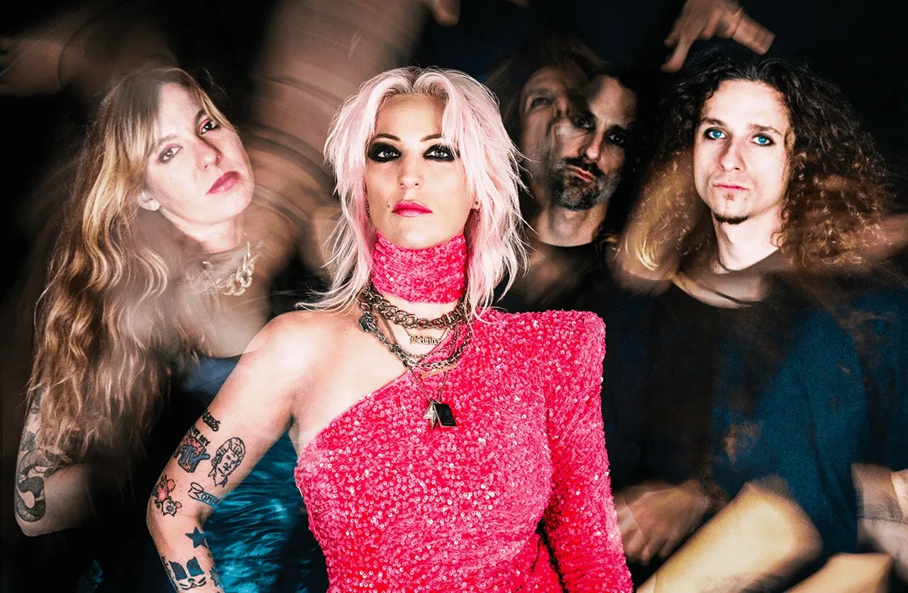 LUCIE SUE  + MINNS DU