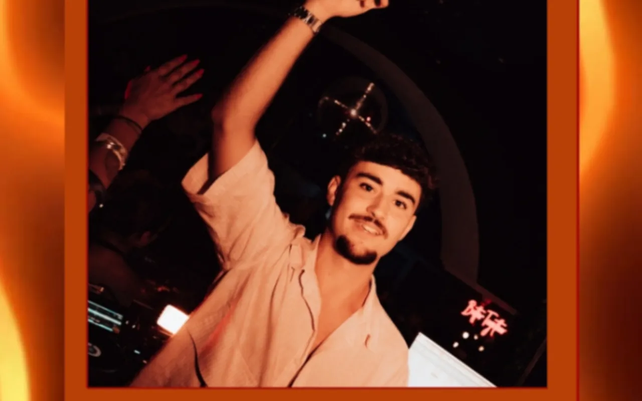 HANDS UP BY NAOTY 